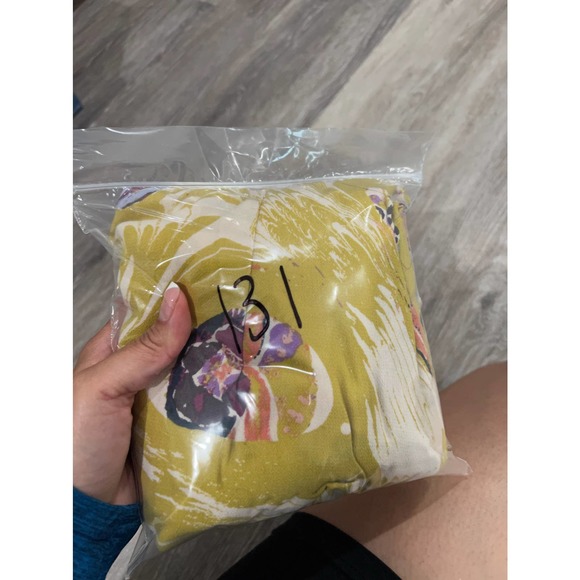 Free People Oversized Floral Shirt Size X Small - Picture 2 of 8